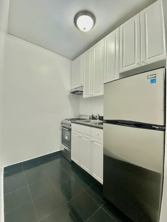 690 Ft Washington Avenue #3-C2, Manhattan, NY 10040 apartment_kitchen 1