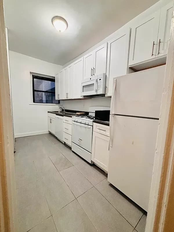 1781 Riverside Drive #1F, Manhattan, NY 10034 apartment_kitchen 1