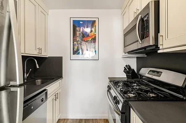 280 Rector Place #9L, Manhattan, NY 10280