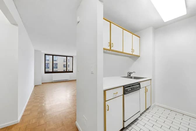 200 Rector Place #7-C, Manhattan, NY 10280 - Image 1