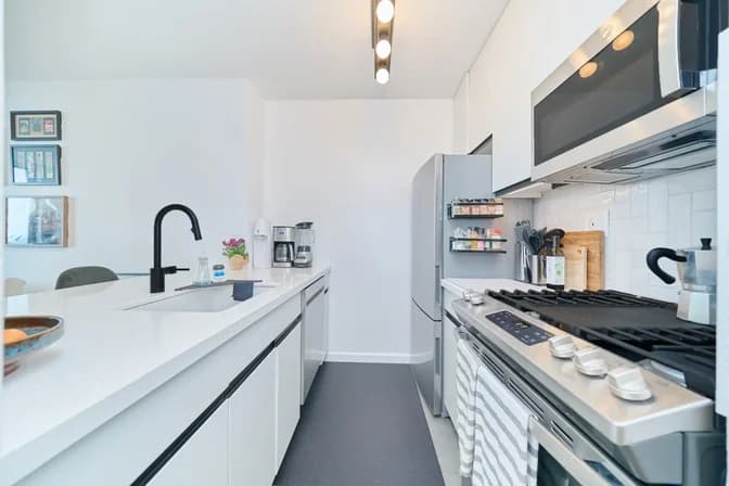 235 West 56 Street #42G, Manhattan, NY 10019