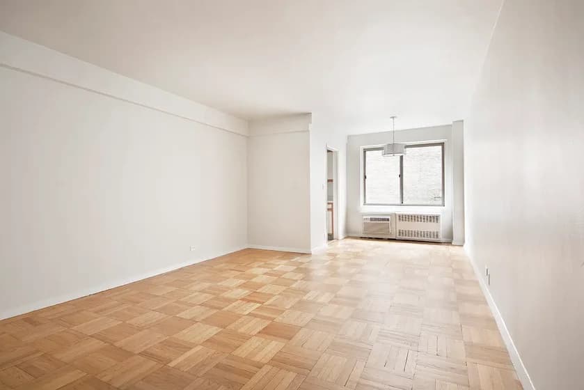 225 East 46 Street #2-K, Manhattan, NY 10017 apartment_living_room 1