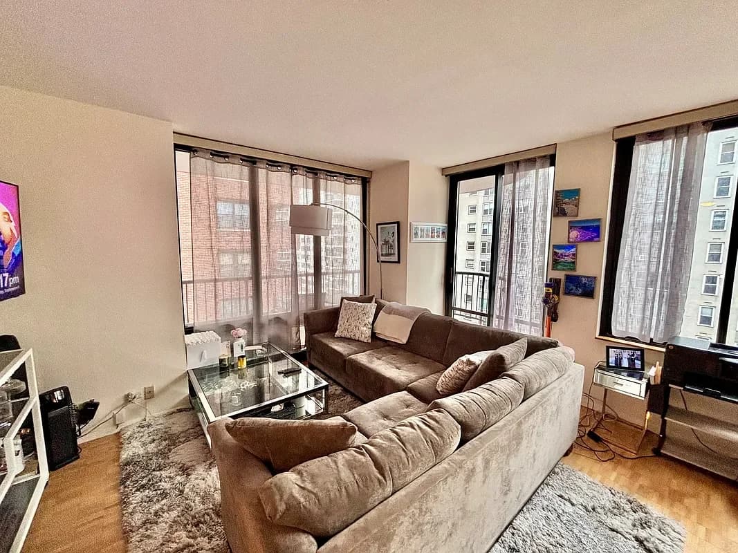 304 East 65 Street #9B, Manhattan, NY 10065 apartment_living_room 1