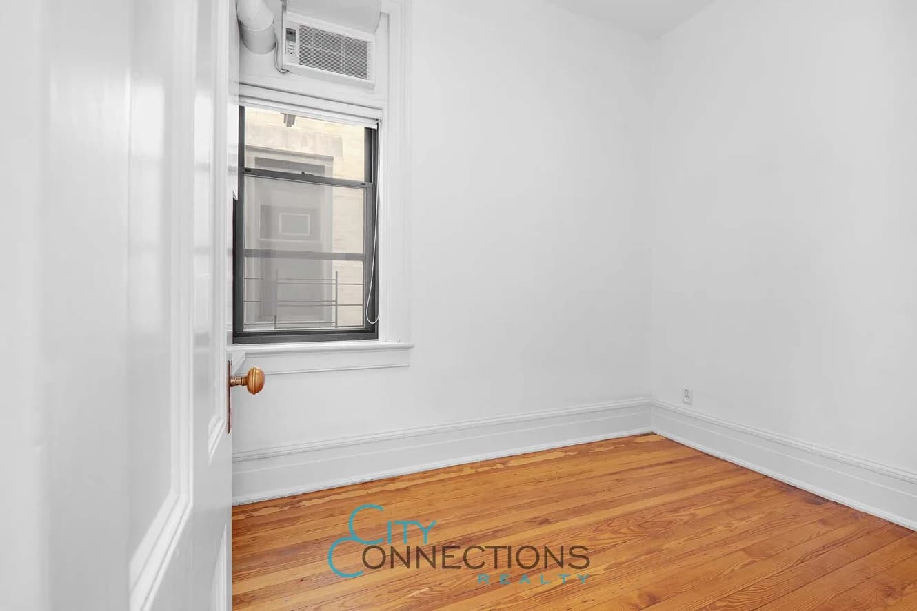 223 West 21 Street #5-N, Manhattan, NY 10011 apartment_bedroom_room 1