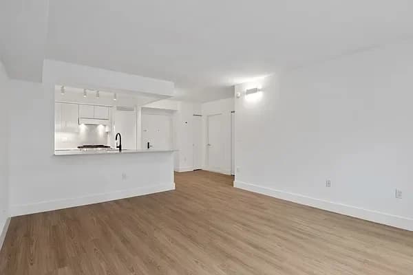 160 West 24 Street #11H, Manhattan, NY 10011 - Image 1