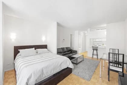 250 East 40 Street #4C, Manhattan, NY 10016