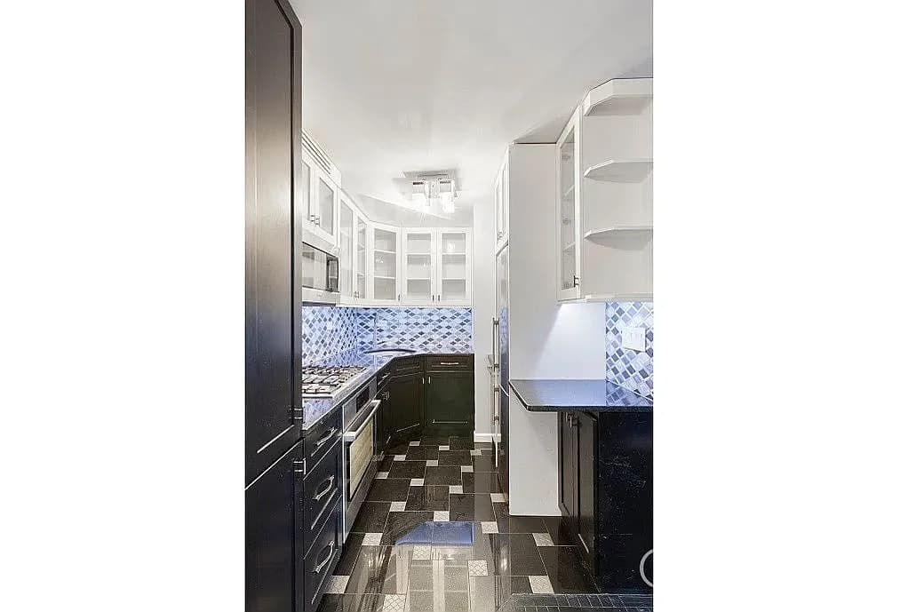 330 East 38 Street #12-M, Manhattan, NY 10016 apartment_kitchen 1