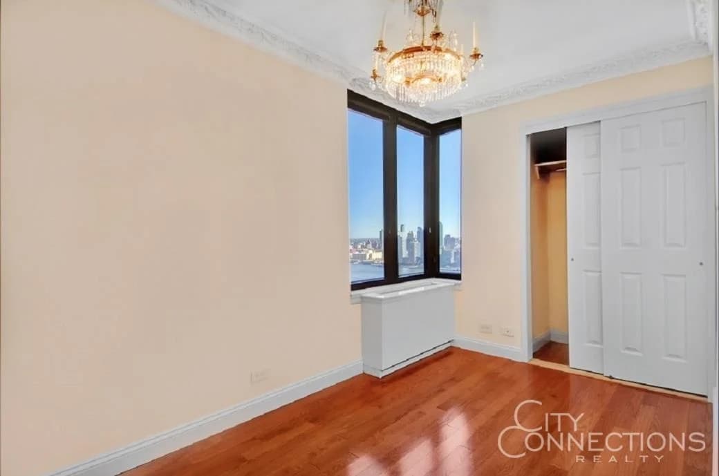 330 East 38 Street #37L, Manhattan, NY 10016 apartment_bedroom_room 1