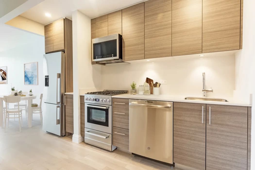 235 West 48 Street #010E, Manhattan, NY 10019