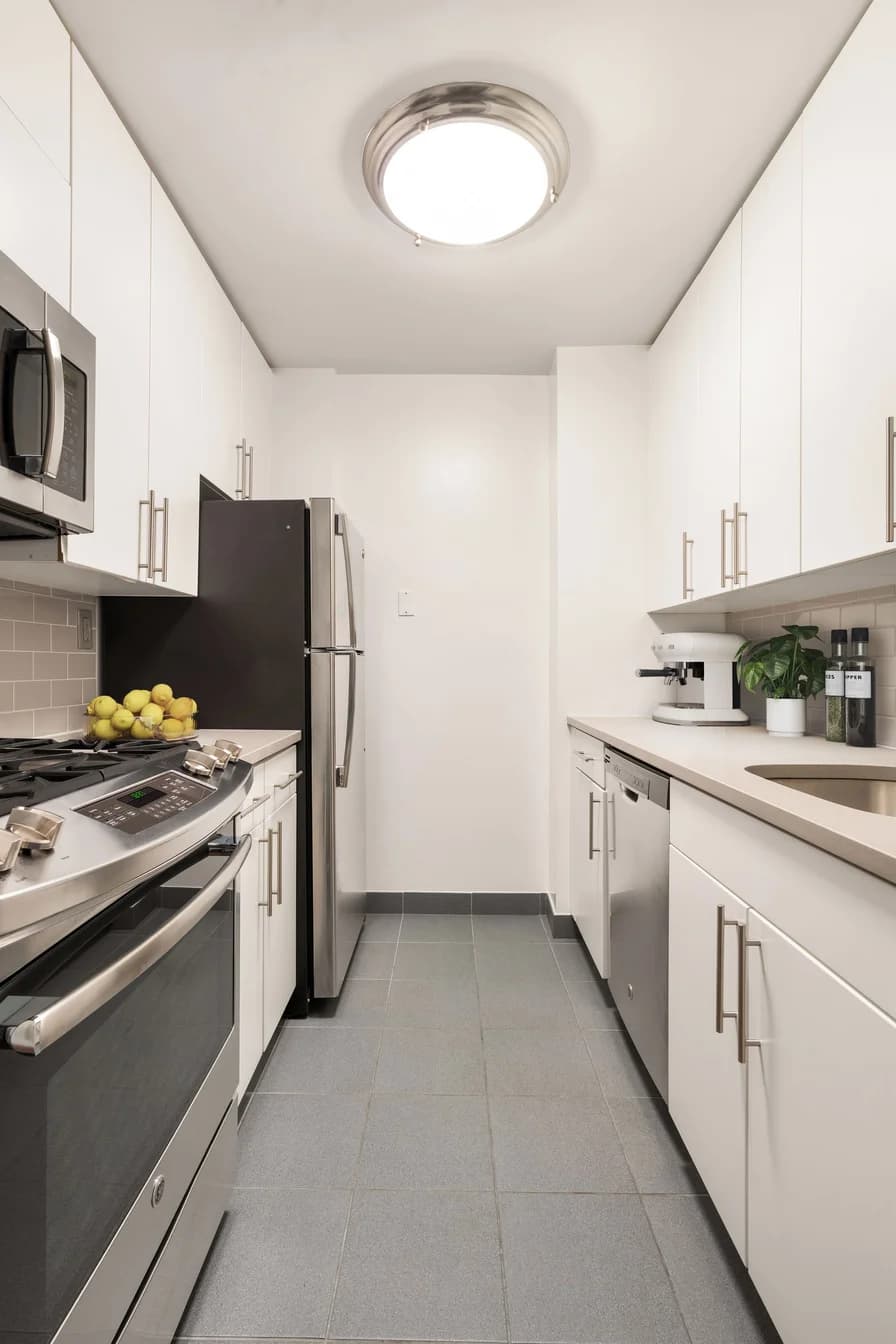 260 W 52 St #04F, Manhattan, NY 10019 - Image 1