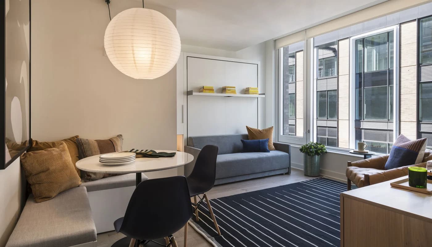 550 10 Ave #2905, Manhattan, NY 10018 apartment_living_room 1