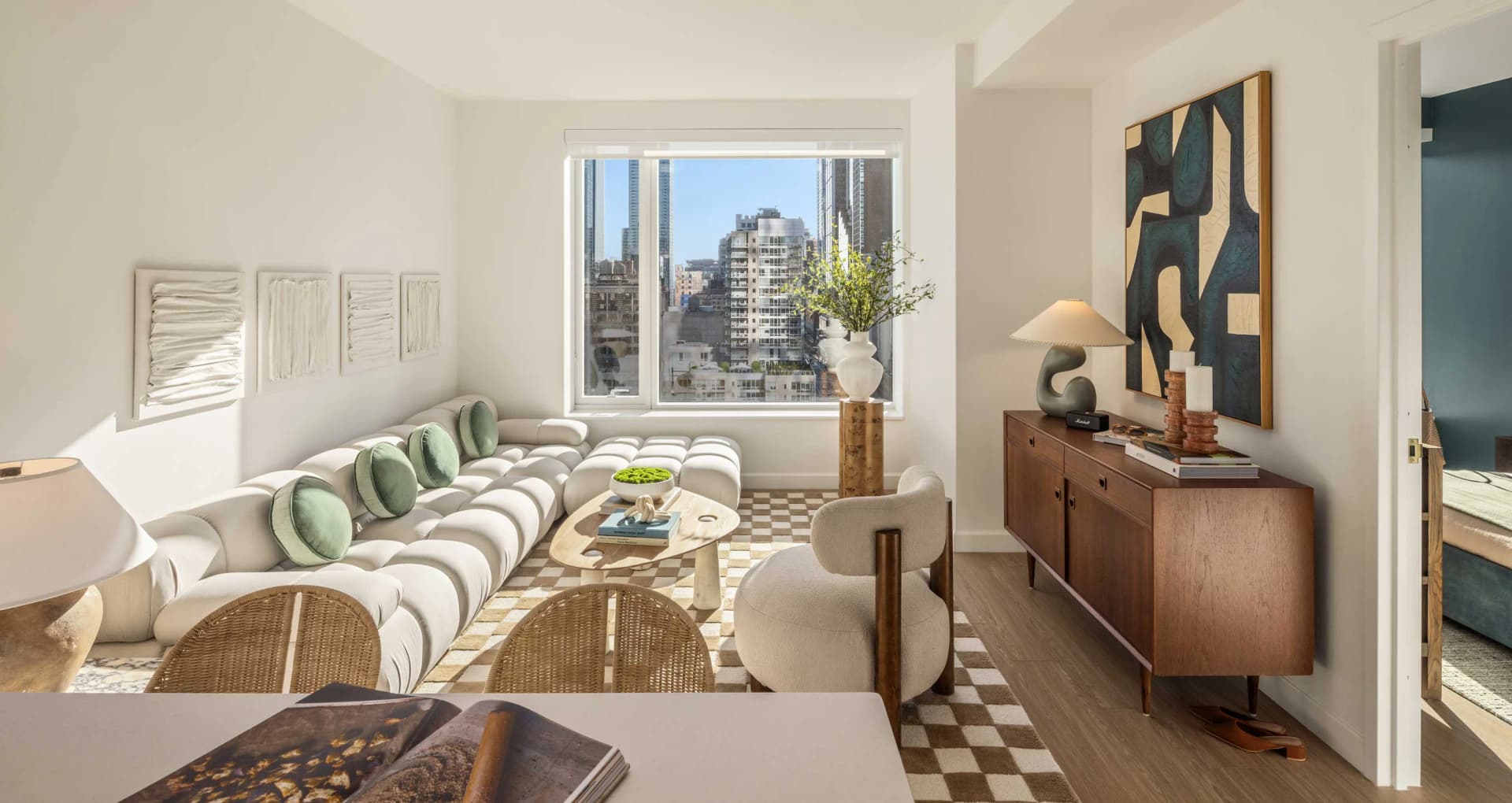 550 10 Avenue #4103, Manhattan, NY 10018 apartment_living_room 1