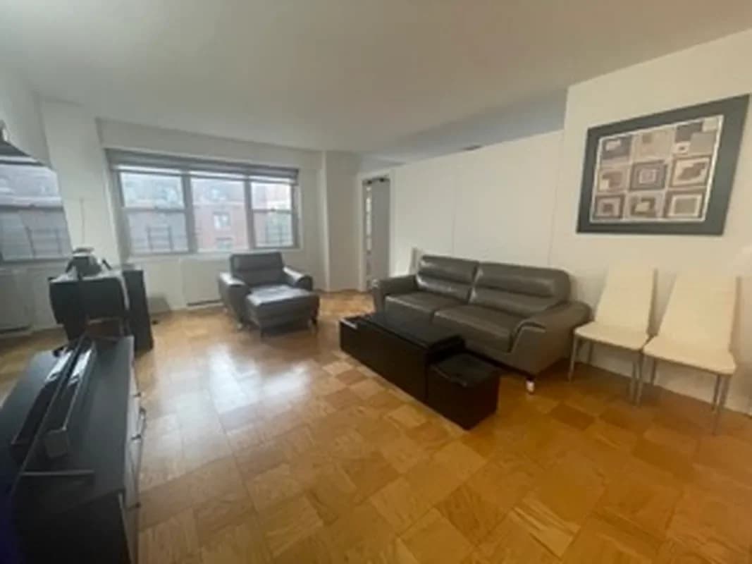 400 East 54 Street #5-C, Manhattan, NY 10022 apartment_living_room 1