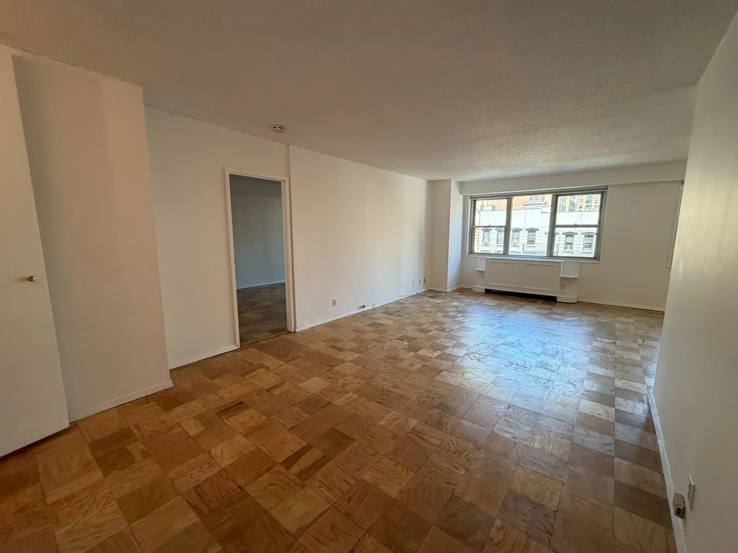 400 East 54 Street #6B, Manhattan, NY 10022 apartment_living_room 1