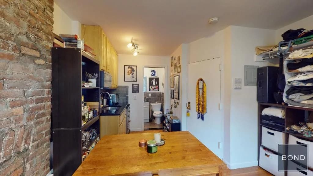 149 1 Avenue #1F, Manhattan, NY 10003 apartment_dining_room 1