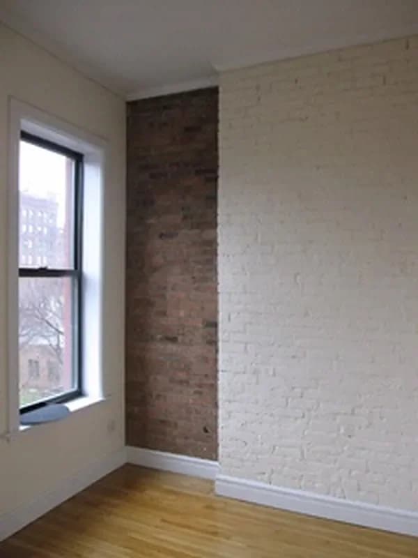 248 Mott St #20, Manhattan, NY 10012 apartment_living_room 1