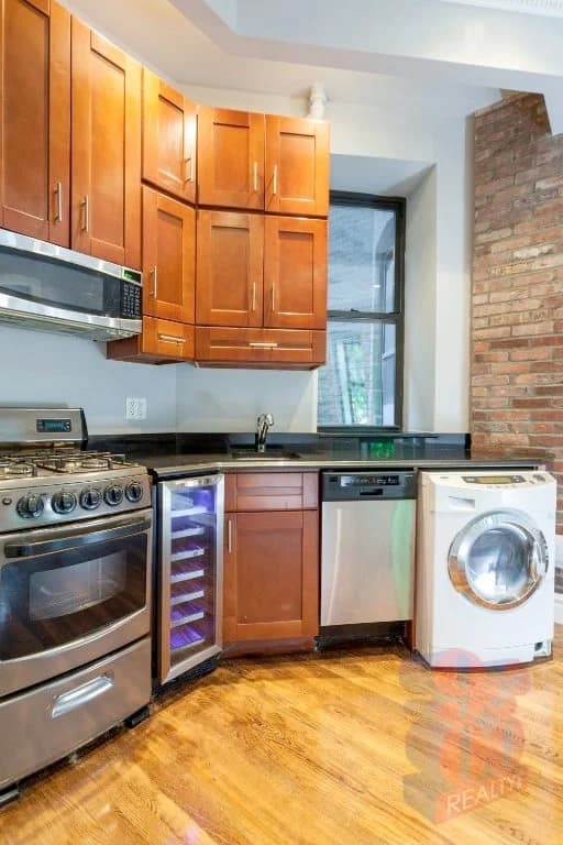 250 Mott Street #8, Manhattan, NY 10012 apartment_kitchen 1