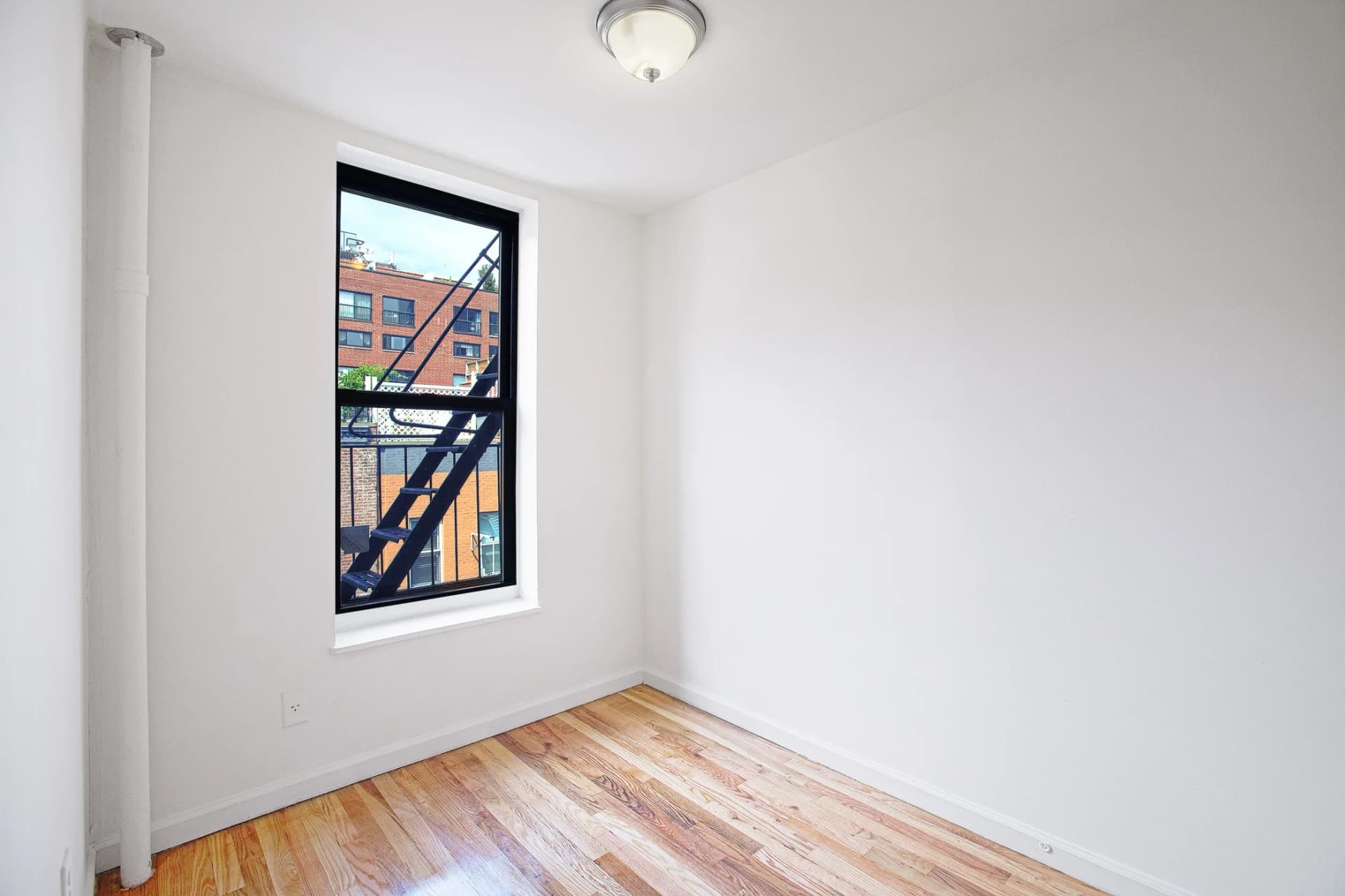 18 Cornelia St #12, Manhattan, NY 10014 apartment_bedroom_room 1