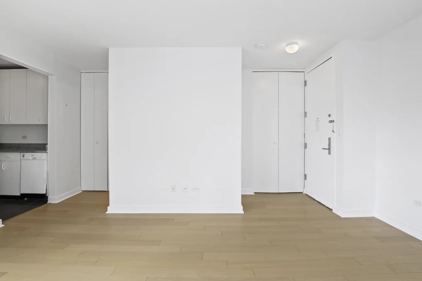 200 West 60 Street #7D, Manhattan, NY 10023 apartment_living_room 1