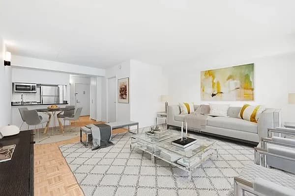 200 East 87 Street #14F, Manhattan, NY 10028 apartment_living_room 1