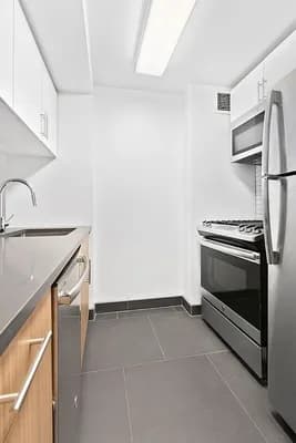 200 East 87 Street #17D, Manhattan, NY 10028
