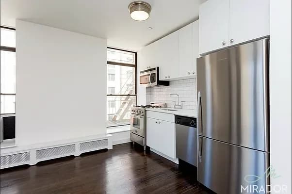 127 4 Ave #3B, Manhattan, NY 10003