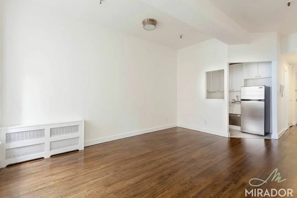 127 4 Ave #3E, Manhattan, NY 10003 apartment_living_room 1
