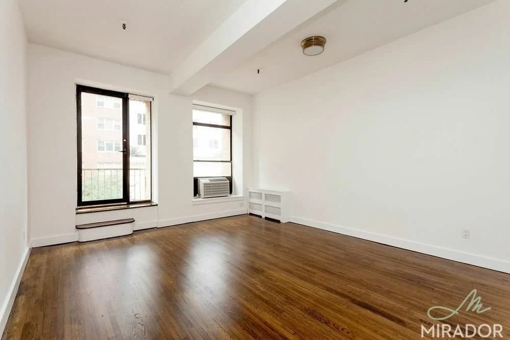 127 4 Ave #3E, Manhattan, NY 10003 apartment_living_room 1