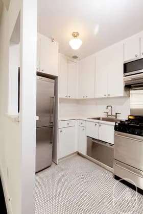 127 4 Ave #4D, Manhattan, NY 10003