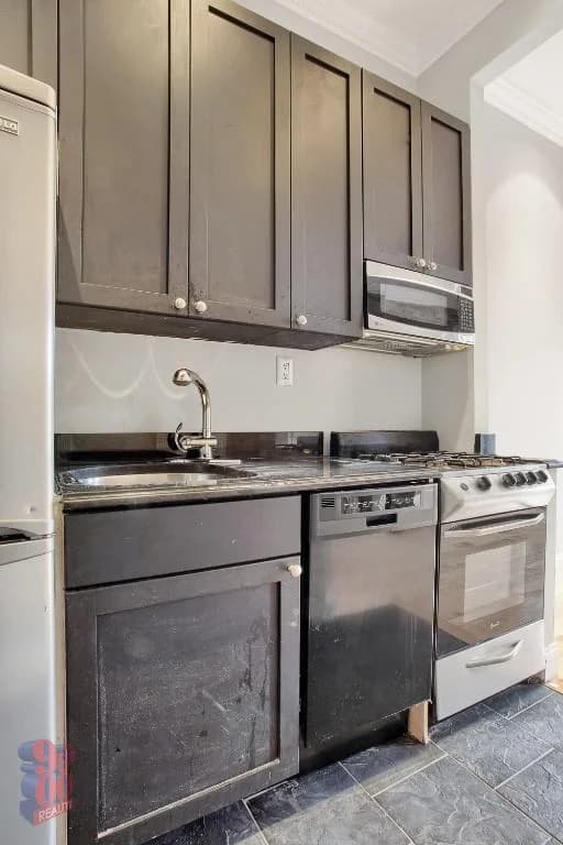 53 Leroy Street #5A, Manhattan, NY 10014 apartment_kitchen 1