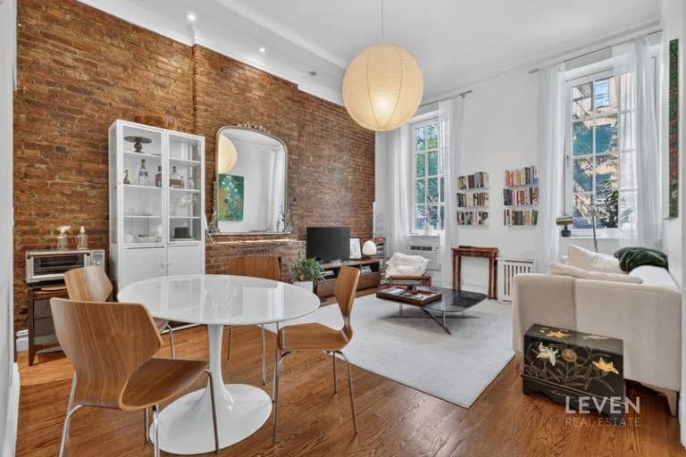 220 West 15 Street #2A, Manhattan, NY 10011 apartment_living_room 1