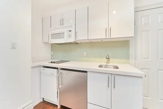 224 West 13 Street #2R, Manhattan, NY 10011