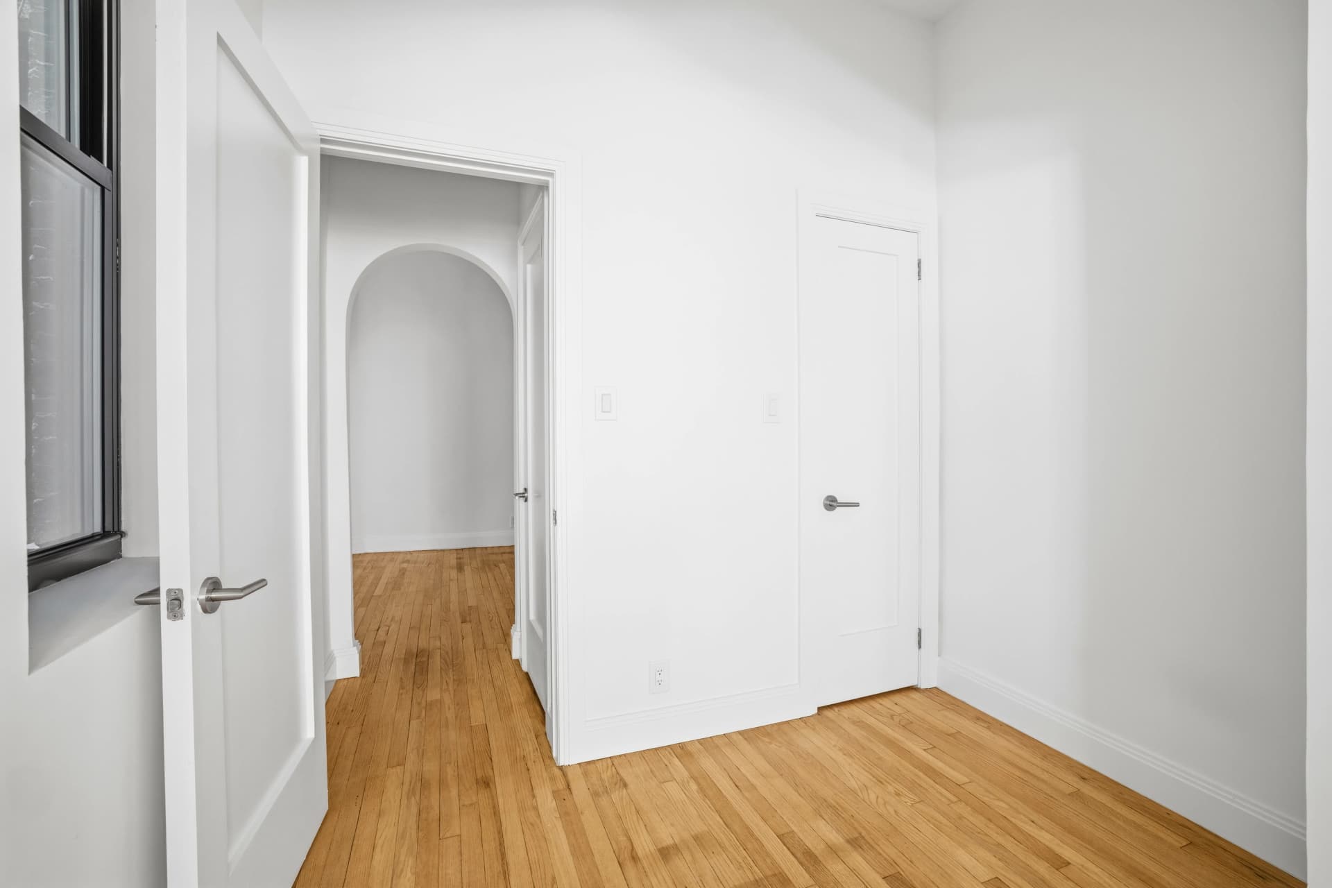 238 W 4 St #1A, Manhattan, NY 10014 apartment_entry 1