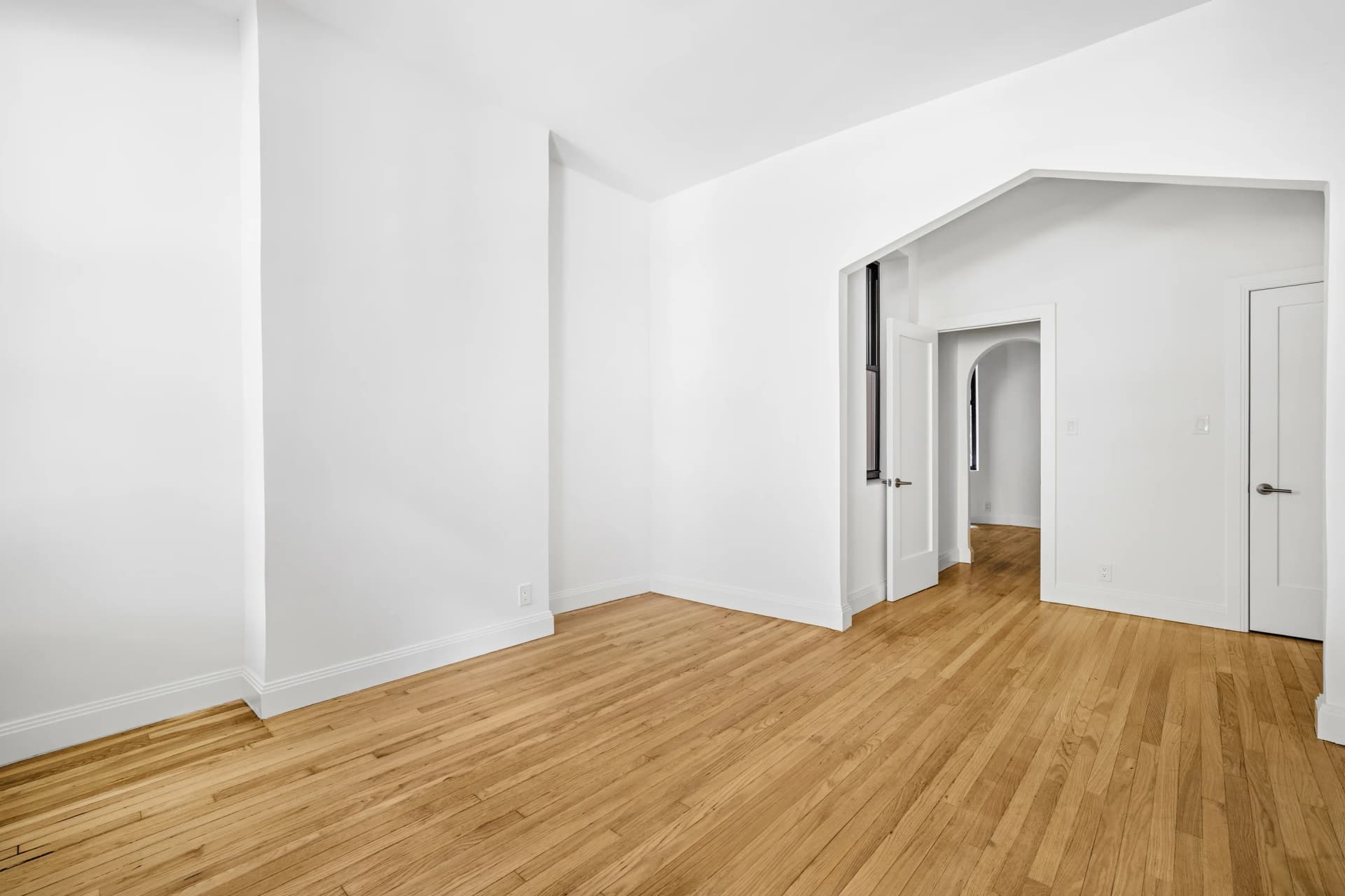 238 W 4 St #1A, Manhattan, NY 10014