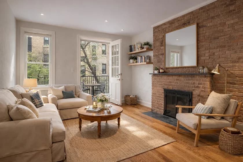 560 Hudson Street #4, Manhattan, NY 10014 apartment_living_room 1