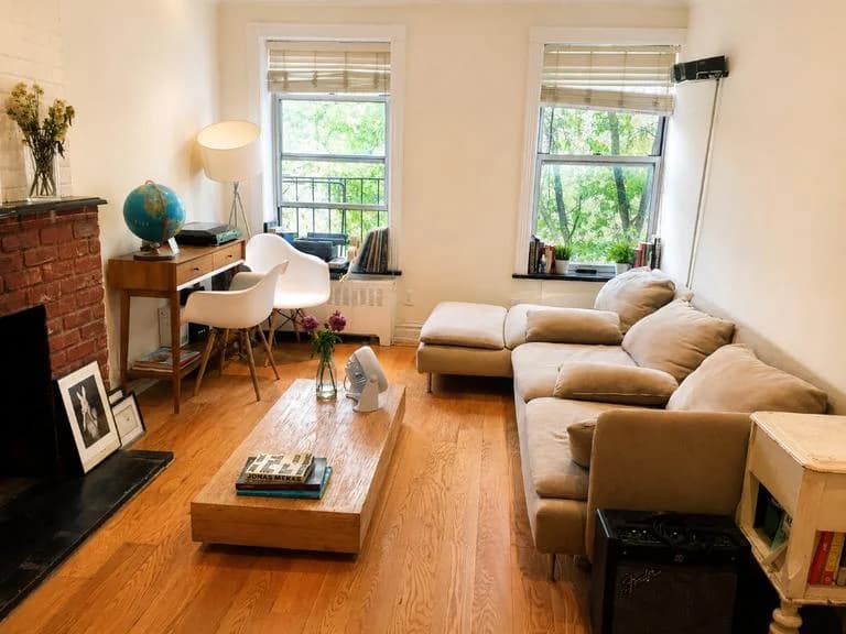564 Hudson Street #8, Manhattan, NY 10014 apartment_living_room 1