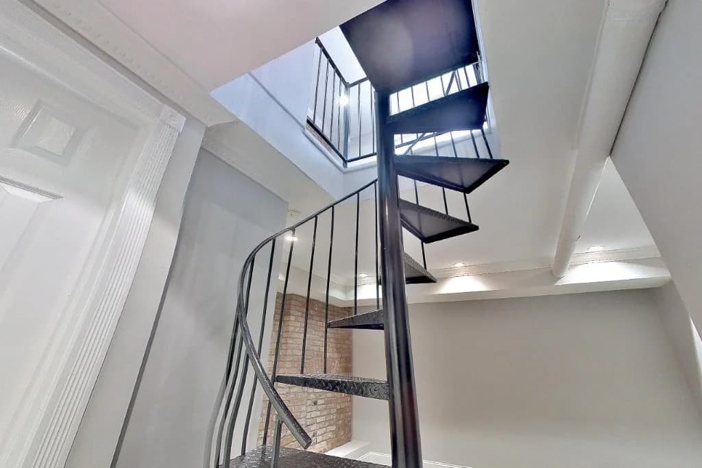566 Hudson Street #1, Manhattan, NY 10014 apartment_stairs 1