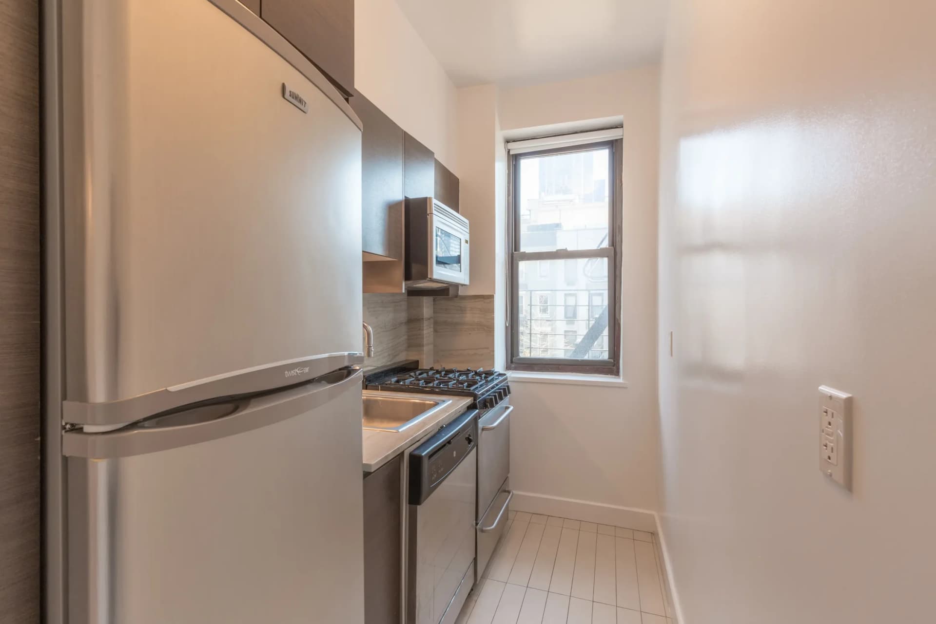 252 East 61 Street #S-04E, Manhattan, NY 10065 apartment_kitchen 1