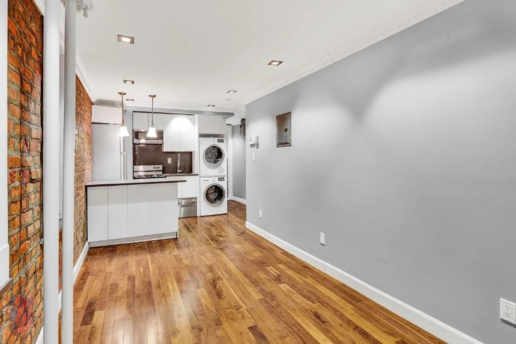 115 Mulberry Street #4F, Manhattan, NY 10013 apartment_living_room 1