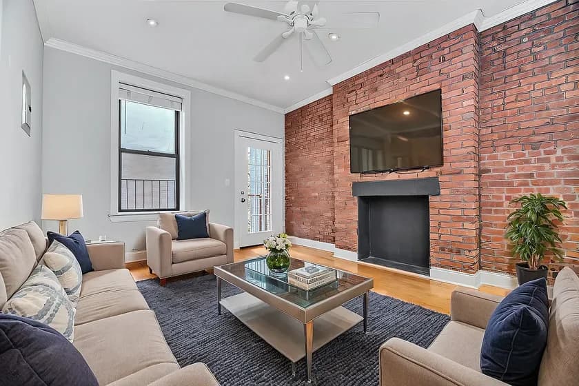 202 East 13 Street #2G, Manhattan, NY 10003 apartment_living_room 1
