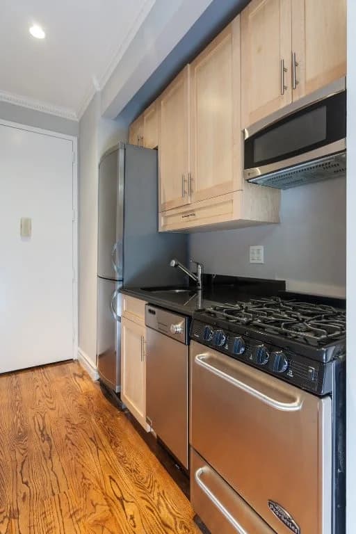202 East 13 Street #3H, Manhattan, NY 10003 apartment_kitchen 1