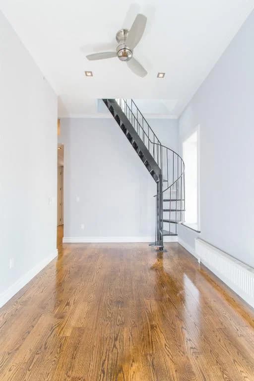 202 East 13 Street #5E, Manhattan, NY 10003 apartment_stairs 1