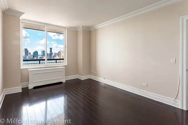 99 Battery Place #12G, Manhattan, NY 10280 apartment_living_room 1
