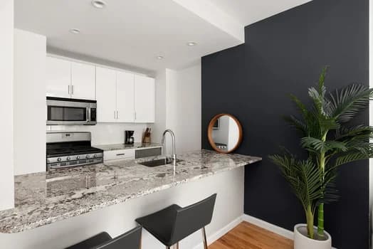 99 Battery Place #5K, Manhattan, NY 10280