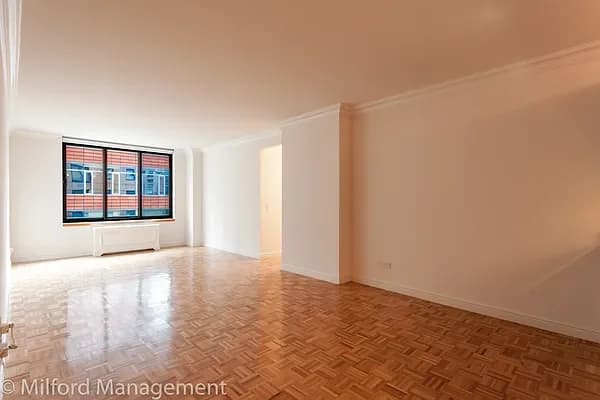 99 Battery Place #6D, Manhattan, NY 10280 apartment_living_room 1
