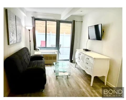 521 West 48 Street #2D, Manhattan, NY 10019