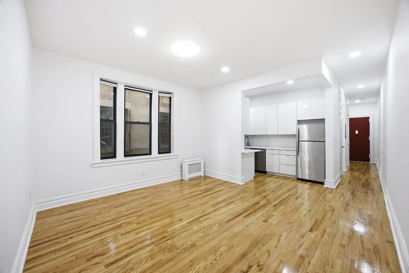 160 Wadsworth Avenue #104, Manhattan, NY 10033 apartment_living_room 1