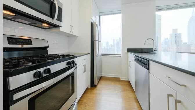 300 East 39 Street #PHC, Manhattan, NY 10016