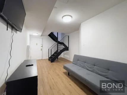 407 West 51 Street #1E, Manhattan, NY 10019