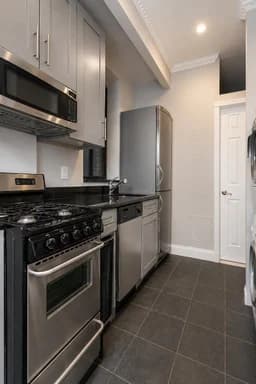 722 10 Avenue #2C, Manhattan, NY 10019